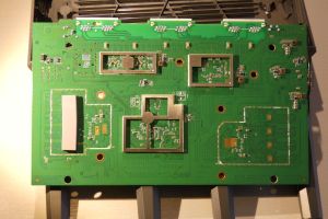 Board bottom (RF shields and thermal pads removed) Board bottom (RF shields and thermal pads removed)